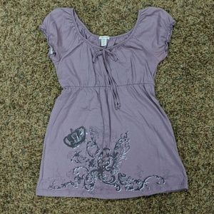 Purple shirt with crown design